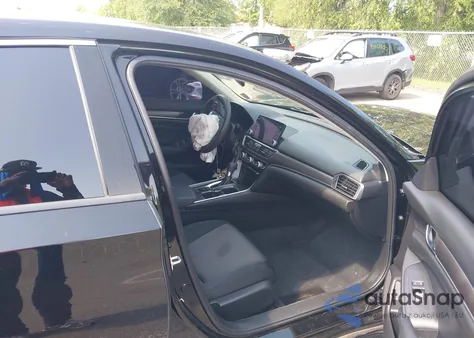 2022 Honda Accord Lx z USA, uszkodzony, nr VIN 1HGCV1F10NA014309